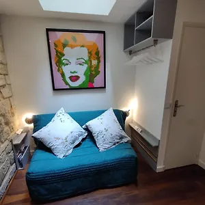  Appartamento Romantic Tiny House Inside Montmartre Francia